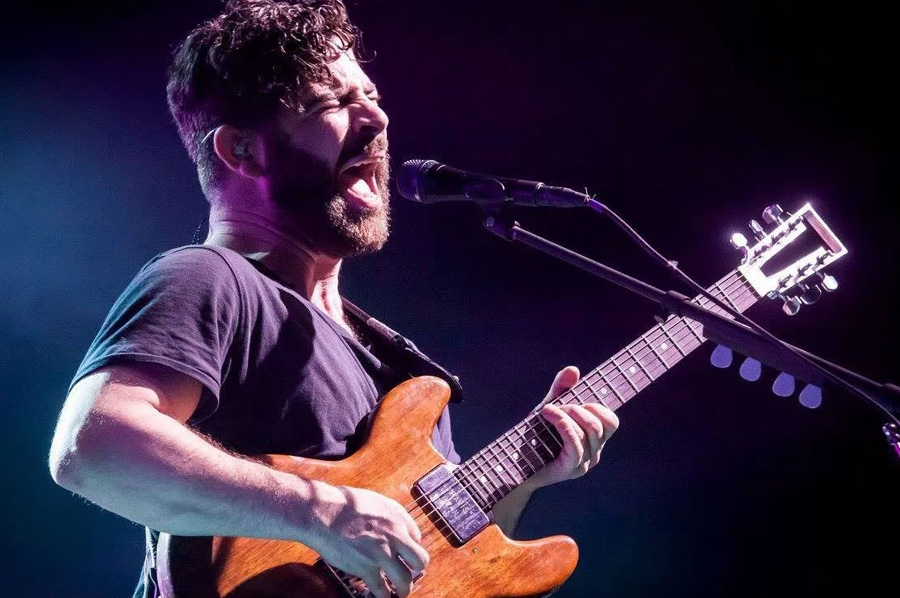 Foals: “Tenemos que pasar por algún tipo de cambio violento para el próximo disco”